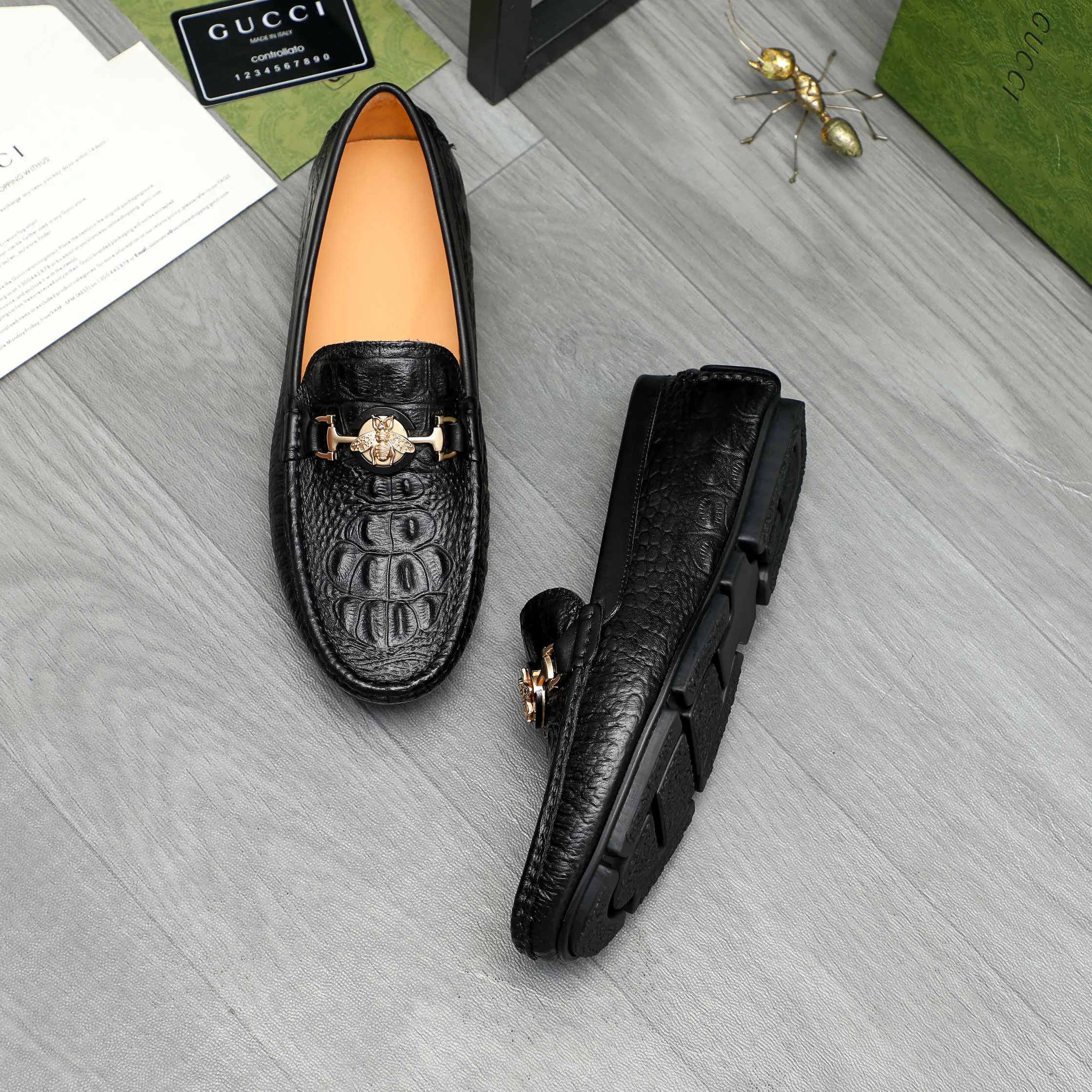 Men's shoes💰380 Product trademark: GUCCI "Gucci" casual slip-on shoes Regular size: 38-45 (45 is custom-made and non-returnable) Product materials: Selected embossed cowhide upper, pigskin lining, rubber outsole